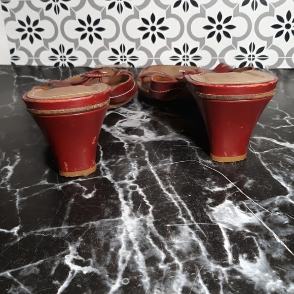 Banana Republic 8 red kitten heels - Picture 5 of 5